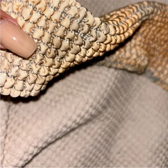 Off-White Cut Out Long-Sleeved Top - Picture 5 of 7